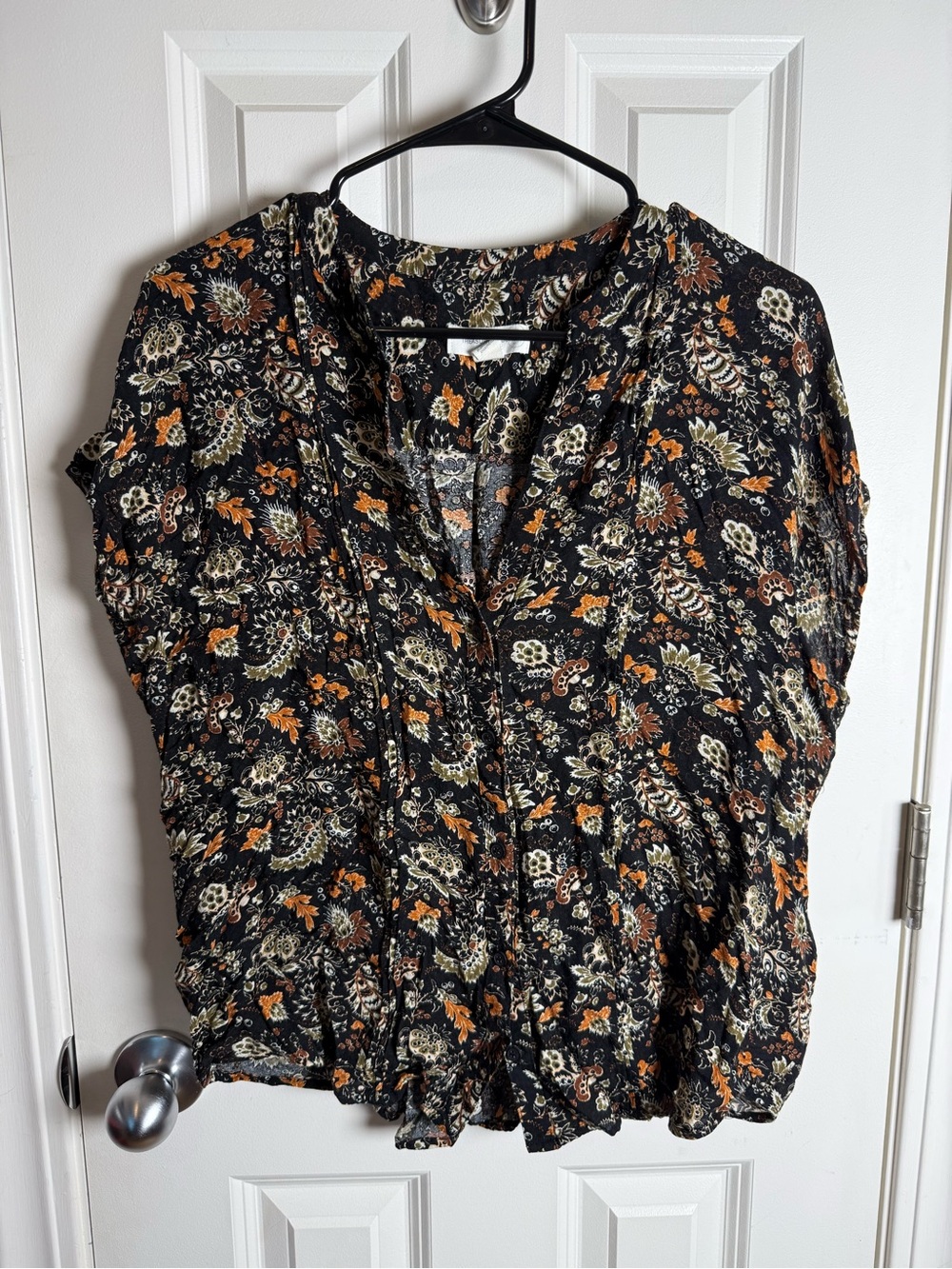 Treasure & Bond Black Floral V-Neck Blouse with Autumn Print